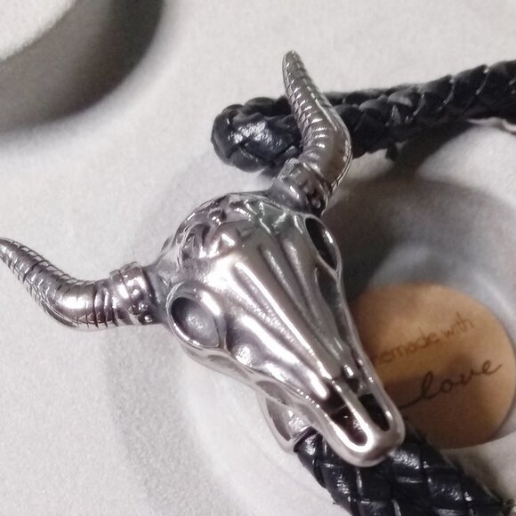 Upscale! Stainless Steel Cow Skull Leather Slider Bracelet! Calling all Cowgirls - Picture 6 of 12